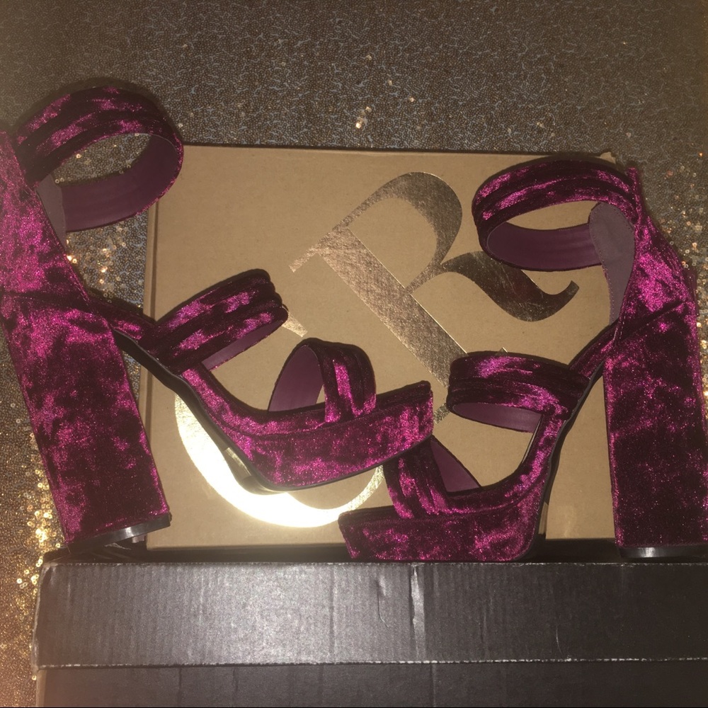 Velvet chunky Heels